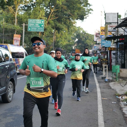 Race photo from BAUR RUN 2025