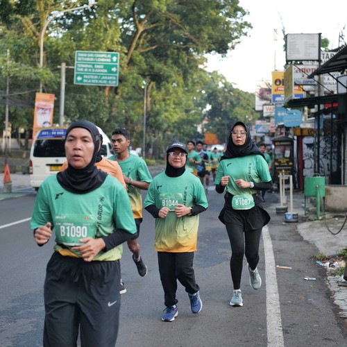 Race photo from BAUR RUN 2025