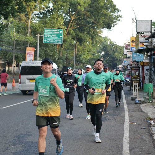 Race photo from BAUR RUN 2025