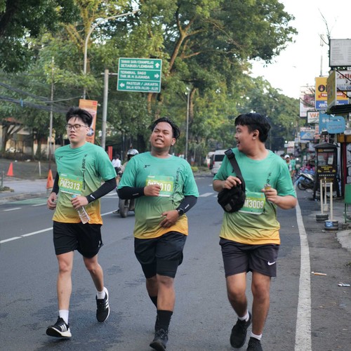Race photo from BAUR RUN 2025