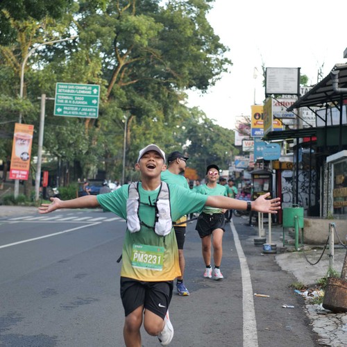 Race photo from BAUR RUN 2025