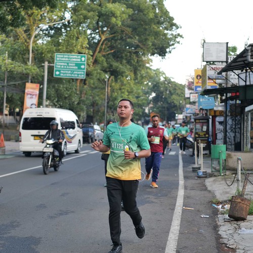 Race photo from BAUR RUN 2025