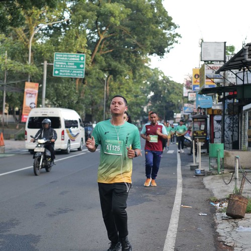 Race photo from BAUR RUN 2025