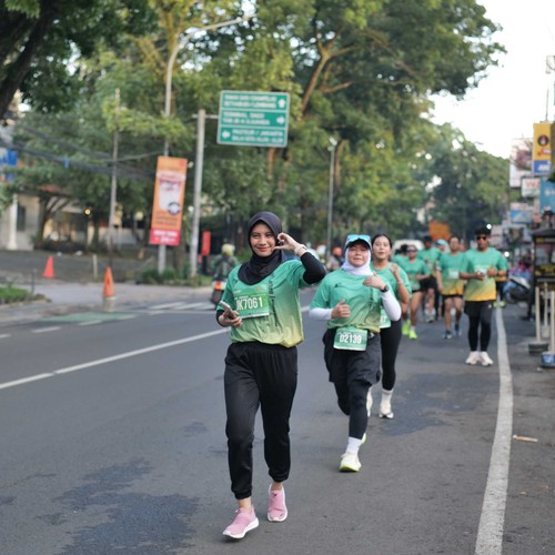 Race photo from BAUR RUN 2025