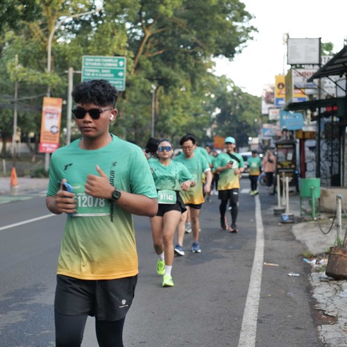 Race photo from BAUR RUN 2025