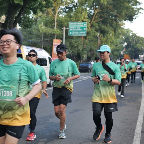 Race photo from BAUR RUN 2025