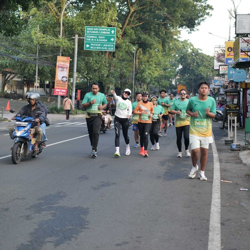 Race photo from BAUR RUN 2025