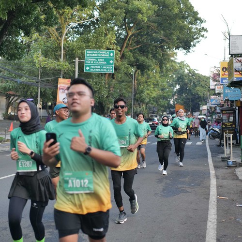 Race photo from BAUR RUN 2025