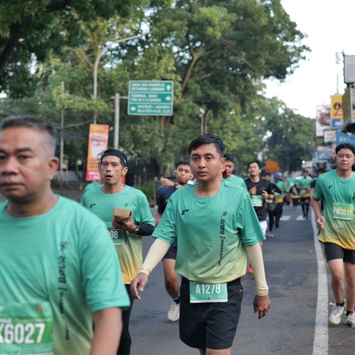 Race photo from BAUR RUN 2025