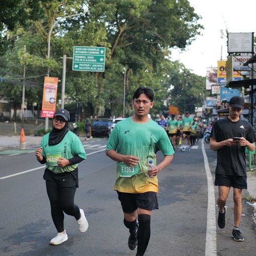 Race photo from BAUR RUN 2025