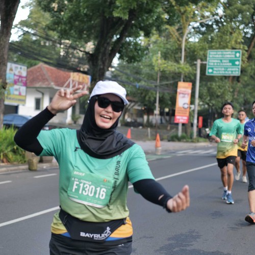Race photo from BAUR RUN 2025