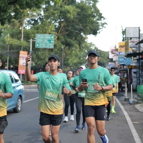 Race photo from BAUR RUN 2025