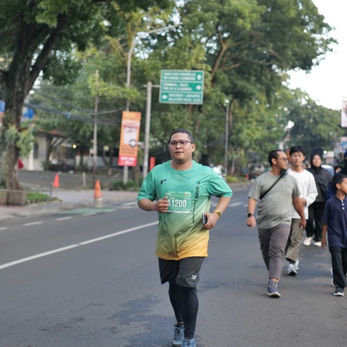 Race photo from BAUR RUN 2025