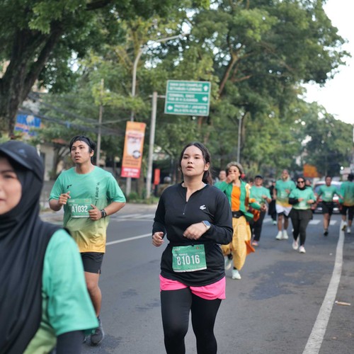 Race photo from BAUR RUN 2025