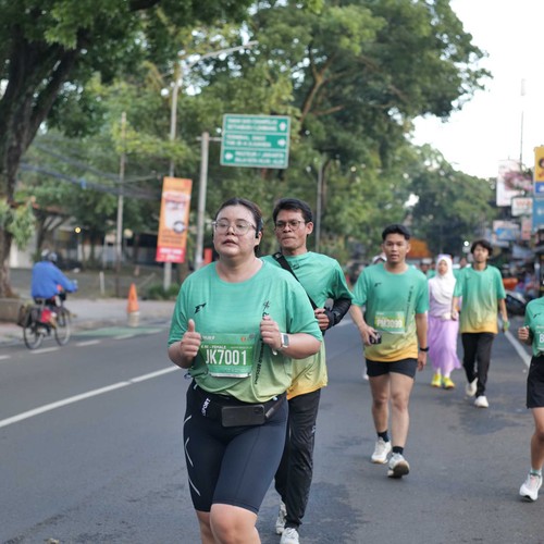 Race photo from BAUR RUN 2025
