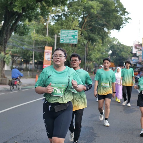 Race photo from BAUR RUN 2025