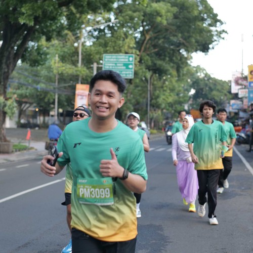 Race photo from BAUR RUN 2025