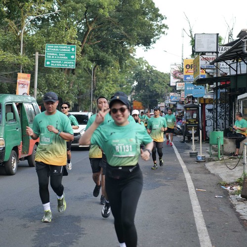 Race photo from BAUR RUN 2025