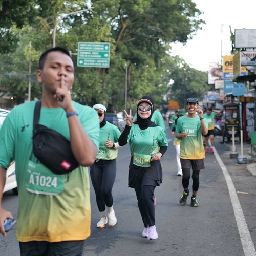 Race photo from BAUR RUN 2025