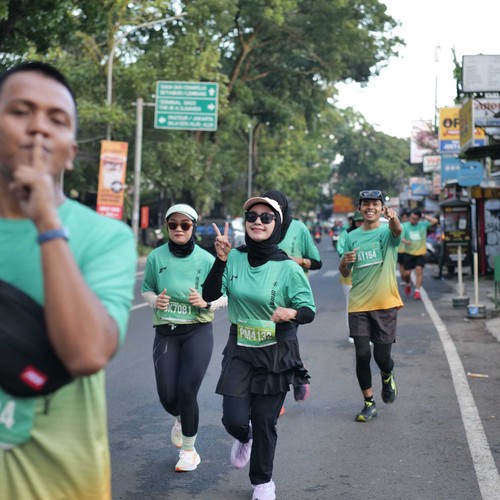 Race photo from BAUR RUN 2025