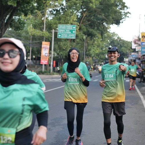 Race photo from BAUR RUN 2025