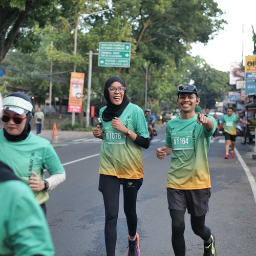 Race photo from BAUR RUN 2025