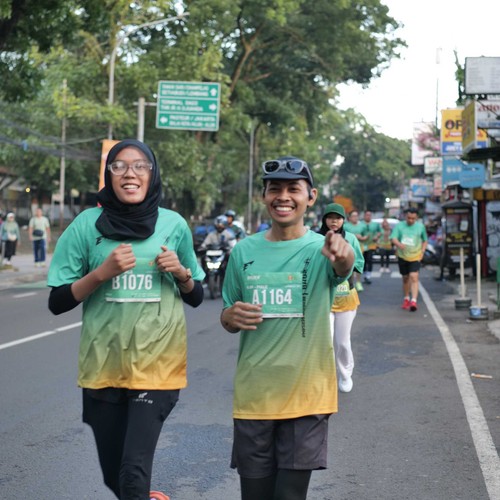 Race photo from BAUR RUN 2025