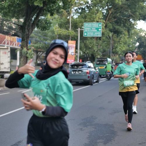 Race photo from BAUR RUN 2025