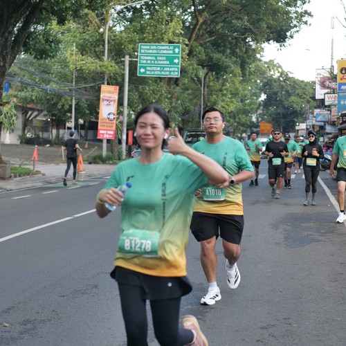 Race photo from BAUR RUN 2025
