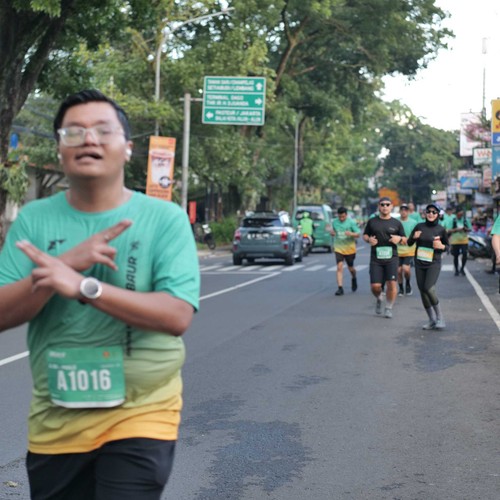 Race photo from BAUR RUN 2025