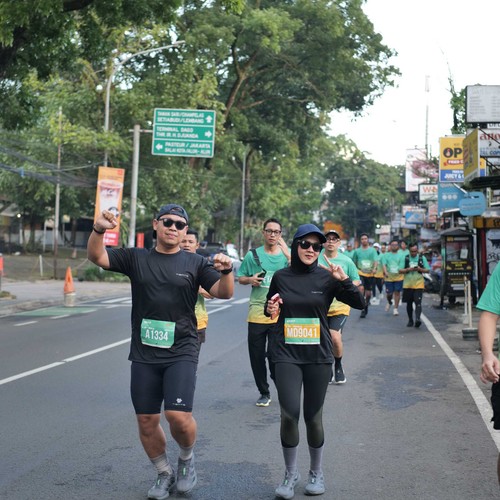 Race photo from BAUR RUN 2025
