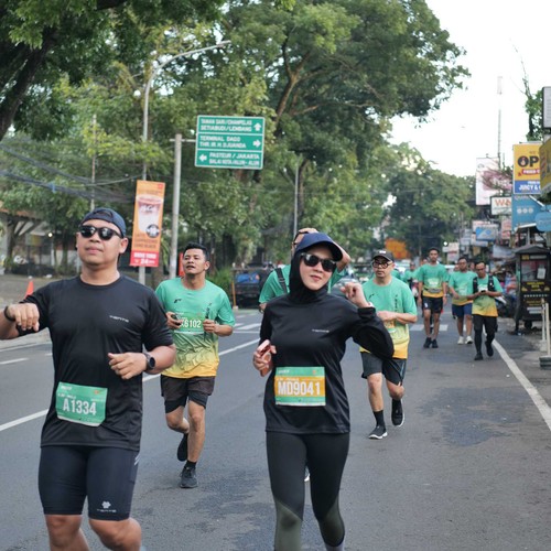 Race photo from BAUR RUN 2025