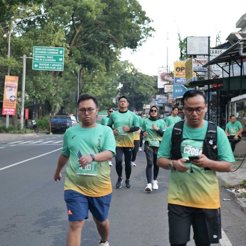 Race photo from BAUR RUN 2025