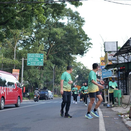 Race photo from BAUR RUN 2025