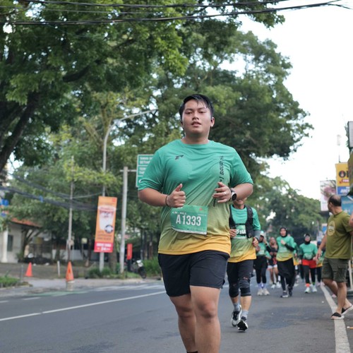 Race photo from BAUR RUN 2025