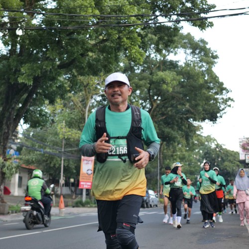 Race photo from BAUR RUN 2025