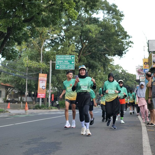 Race photo from BAUR RUN 2025