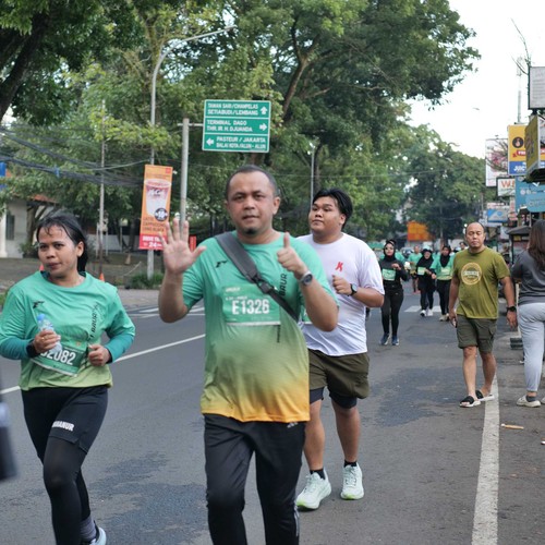 Race photo from BAUR RUN 2025