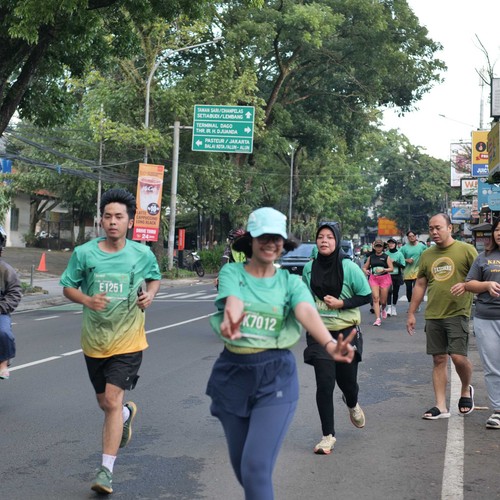 Race photo from BAUR RUN 2025