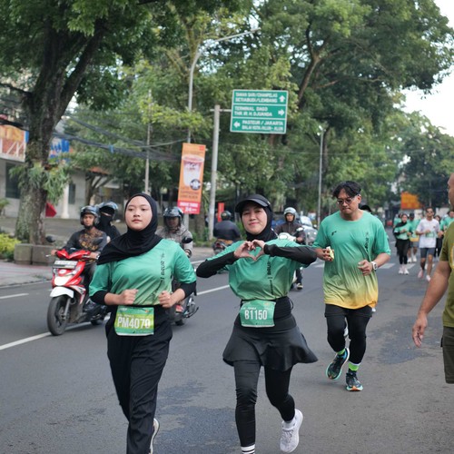 Race photo from BAUR RUN 2025