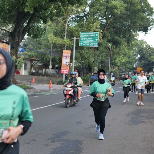 Race photo from BAUR RUN 2025