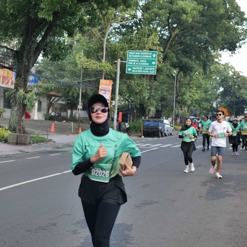 Race photo from BAUR RUN 2025