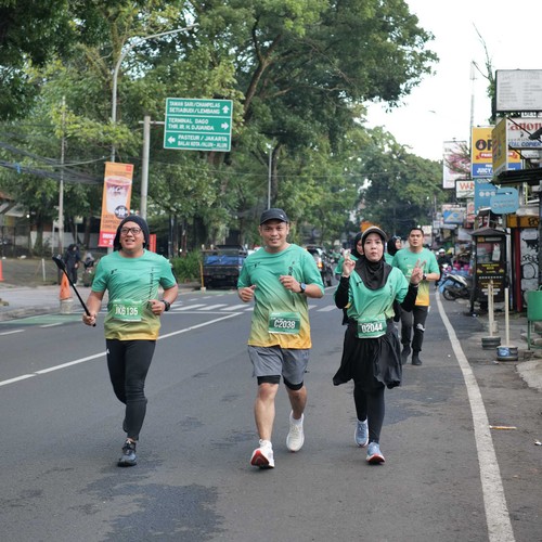 Race photo from BAUR RUN 2025