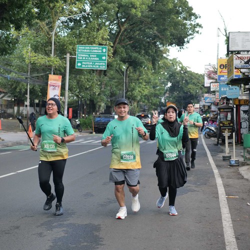 Race photo from BAUR RUN 2025