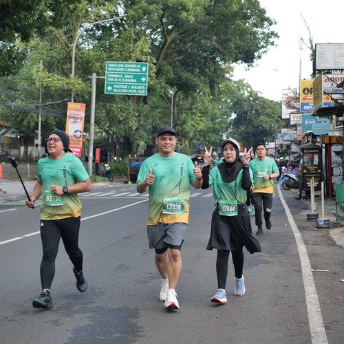 Race photo from BAUR RUN 2025