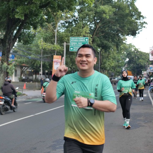 Race photo from BAUR RUN 2025