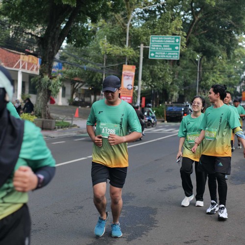 Race photo from BAUR RUN 2025