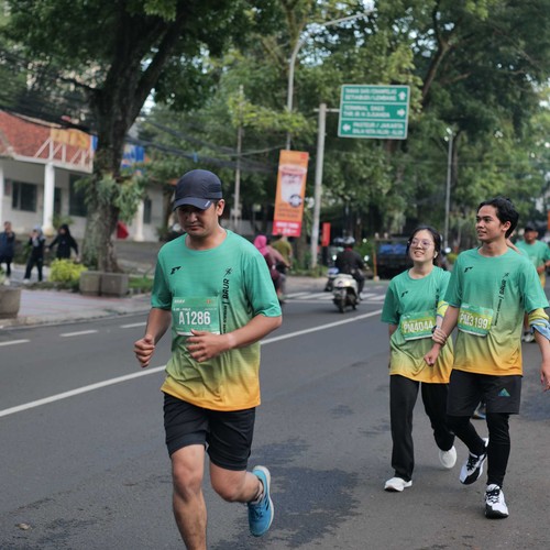 Race photo from BAUR RUN 2025