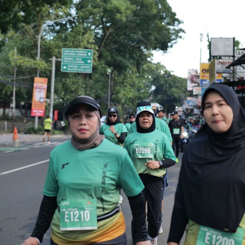 Race photo from BAUR RUN 2025