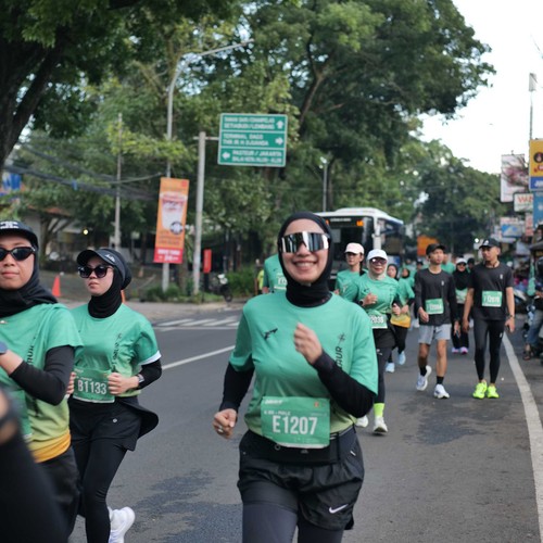 Race photo from BAUR RUN 2025